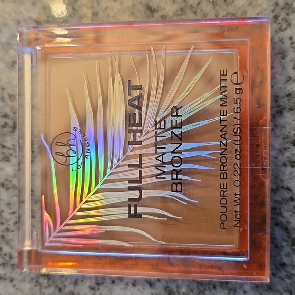BH Cosmetics Other - BH Cosmetics Full Heat Matte Bronzer - San Diego